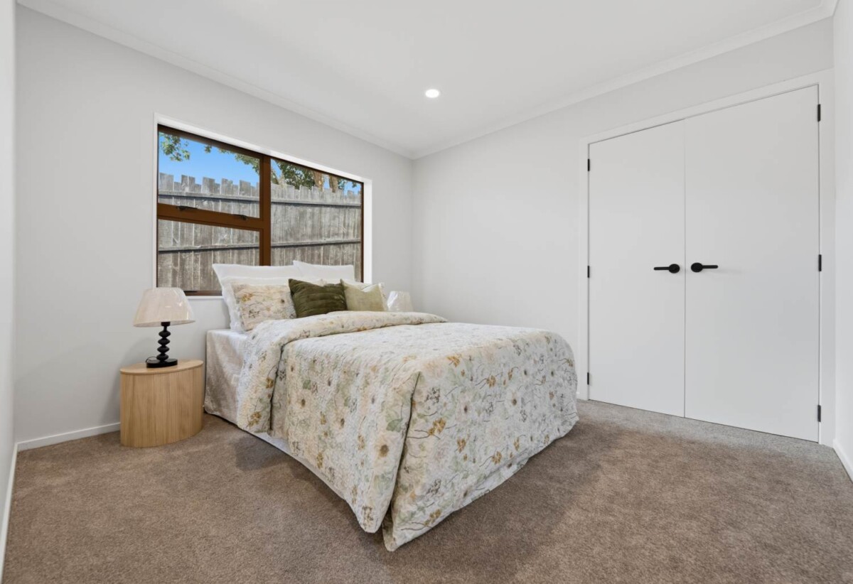Fully Renovated, Brick and tile 4 beds + big study room 2 baths house with double garage on 585m2 section, close to schools, shopping centresm motorway access, 8 Caldecote Place, Flat Bush, Auckland