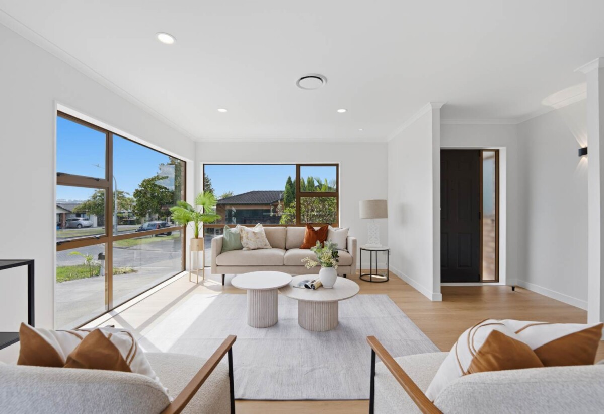 Fully Renovated, Brick and tile 4 beds + big study room 2 baths house with double garage on 585m2 section, close to schools, shopping centresm motorway access, 8 Caldecote Place, Flat Bush, Auckland