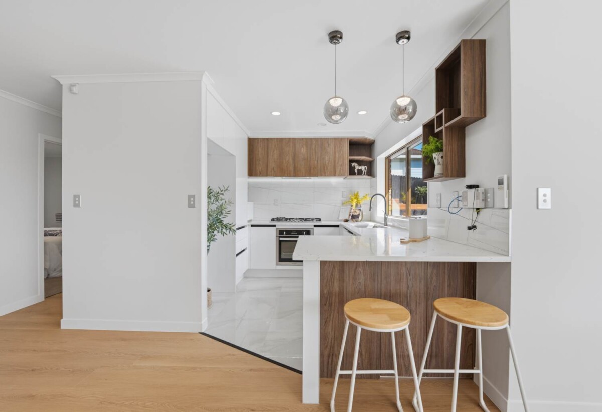 Fully Renovated, Brick and tile 4 beds + big study room 2 baths house with double garage on 585m2 section, close to schools, shopping centresm motorway access, 8 Caldecote Place, Flat Bush, Auckland