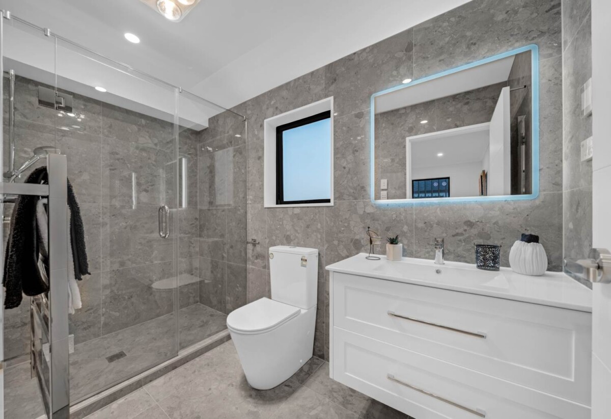 10 Year Master Build Guarantee, Brandnew standalone 3 beds 2.5 baths home with garage, zoned for Macleans Primary, Howick Intermediate, and Pakuranga College, close to schools, beaches, shopping centre, parks, Lot 3/110 Hutchinsons Road, Bucklands Beach, Auckland