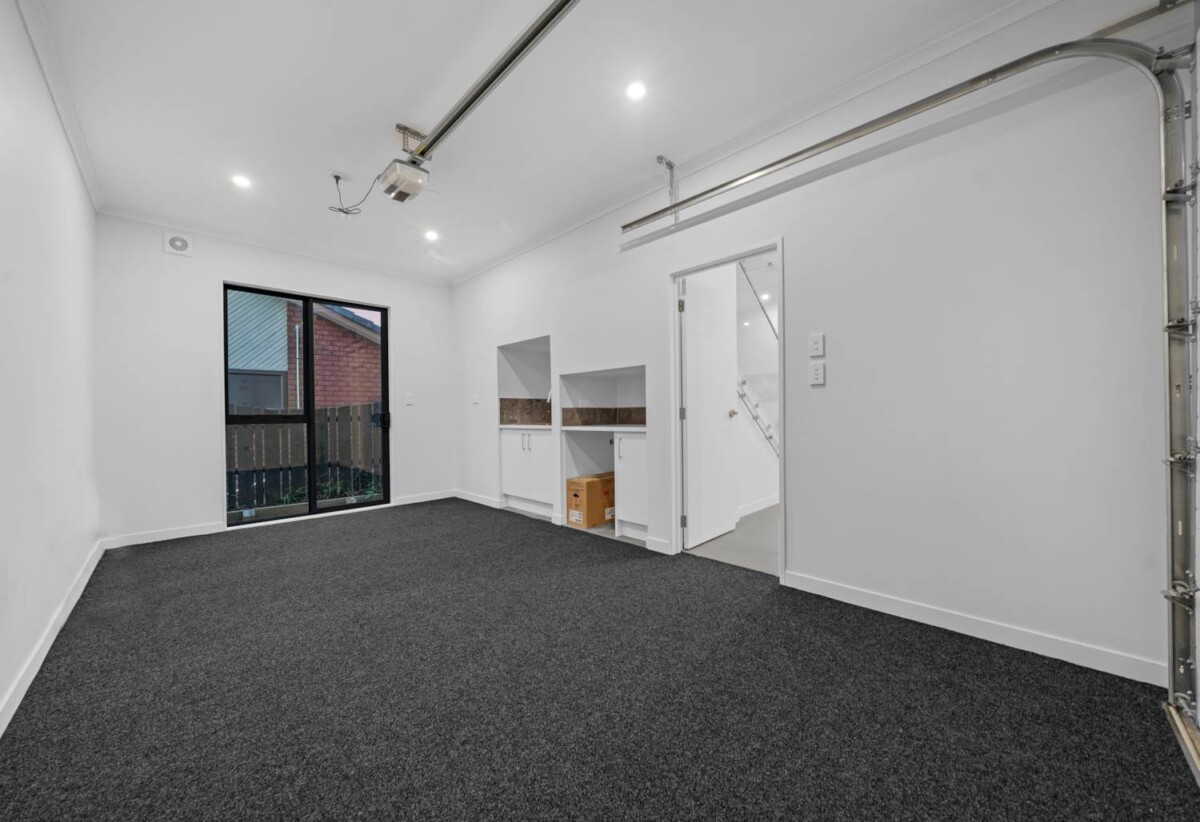 10 Year Master Build Guarantee, Brandnew standalone 3 beds 2.5 baths home with garage, zoned for Macleans Primary, Howick Intermediate, and Pakuranga College, close to schools, beaches, shopping centre, parks, Lot 3/110 Hutchinsons Road, Bucklands Beach, Auckland