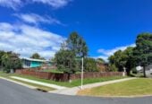 Must sell, Forget CV – Rare THAB for Quick Sale, Brick and tile 4 beds 2 baths house with double garage on 898m2 section, Currently tenanted, approximately 0.5km from Mangere Shopping Centre and 1km from SH20 motorway access, walks to schools, 4 Staverton Crescent, Mangere, Auckland