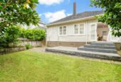 3 beds 2 baths house with 2 car parks on 371m2 section, features include a heat pump, a loft, and plenty of off-street parking, near Cornwall Park, 0.6 km to Oranga School, 1.4 km to One Tree Hill College, 12 Moata Road, One Tree Hill, Auckland