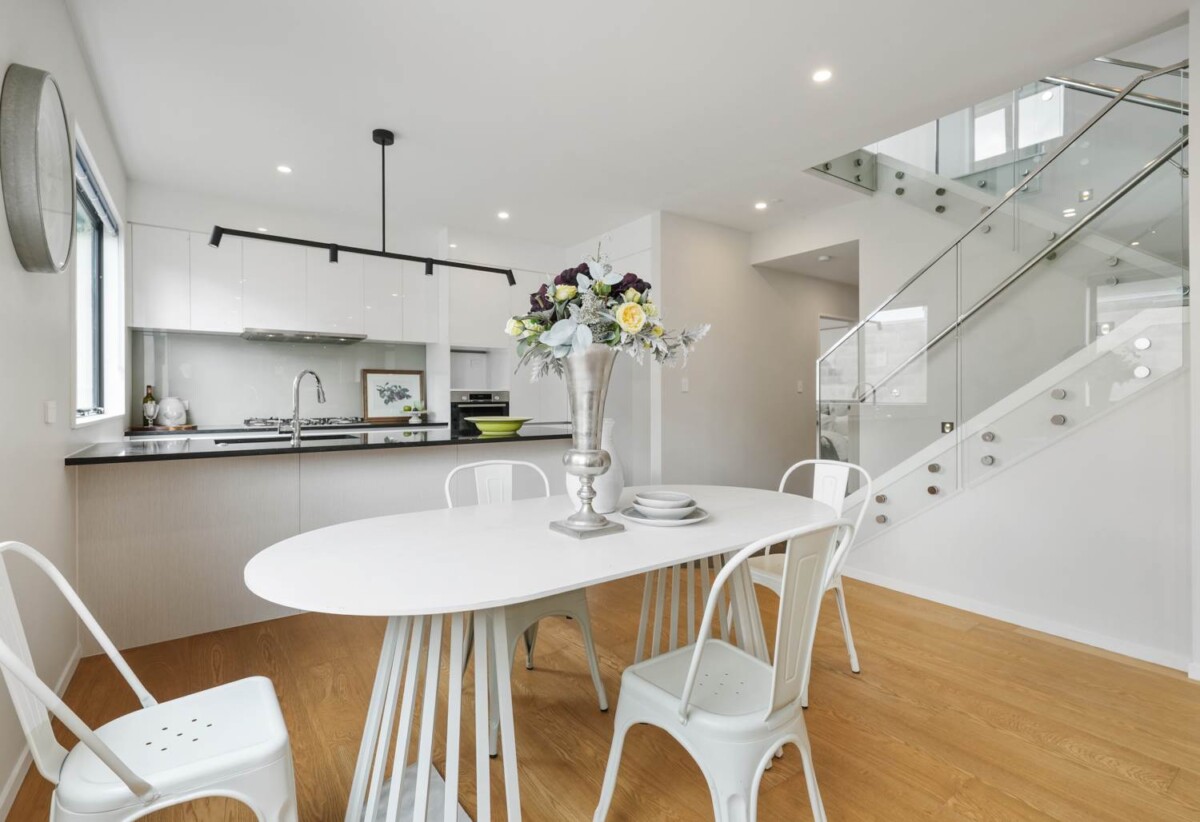 4 beds 3.5 baths duplex home with garage, just a short stroll from One Tree Hill, zoned for Remuera Intermediate School, 1B Kawau Road, Greenlane, Auckland