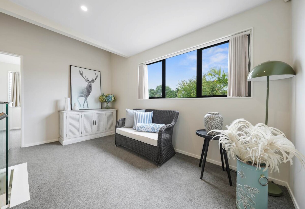4 beds 3.5 baths duplex home with garage, just a short stroll from One Tree Hill, zoned for Remuera Intermediate School, 1B Kawau Road, Greenlane, Auckland