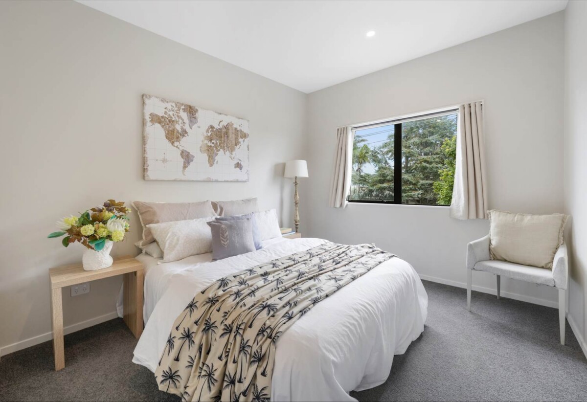 4 beds 3.5 baths duplex home with garage, just a short stroll from One Tree Hill, zoned for Remuera Intermediate School, 1B Kawau Road, Greenlane, Auckland