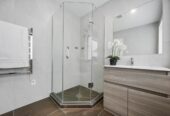 4 beds 3.5 baths duplex home with garage, just a short stroll from One Tree Hill, zoned for Remuera Intermediate School, 1B Kawau Road, Greenlane, Auckland