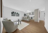 Renovated 5 beds 3.5 baths house with double garage on 401m2 section, close to the shops of Lunn Avenue, Sylvia Park Shopping Centre, school, parks, 10A Burt Road, Mt Wellington, Auckland