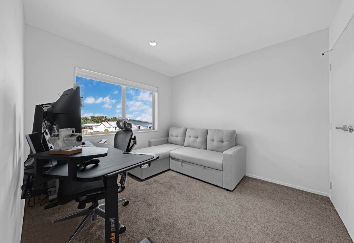 Renovated 5 beds 3.5 baths house with double garage on 401m2 section, close to the shops of Lunn Avenue, Sylvia Park Shopping Centre, school, parks, 10A Burt Road, Mt Wellington, Auckland