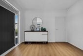 Renovated 5 beds 3.5 baths house with double garage on 401m2 section, close to the shops of Lunn Avenue, Sylvia Park Shopping Centre, school, parks, 10A Burt Road, Mt Wellington, Auckland
