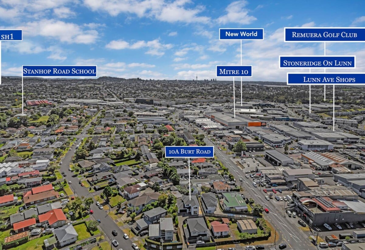 Renovated 5 beds 3.5 baths house with double garage on 401m2 section, close to the shops of Lunn Avenue, Sylvia Park Shopping Centre, school, parks, 10A Burt Road, Mt Wellington, Auckland