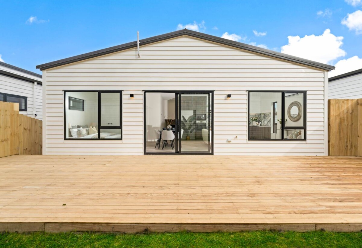 Motivated Vendor, Brandnew 4 beds 2 baths house with garage on 340m2 section, close to Opaheke School and nearby reserves, 46 Bannockburn Road, Opaheke, Auckland