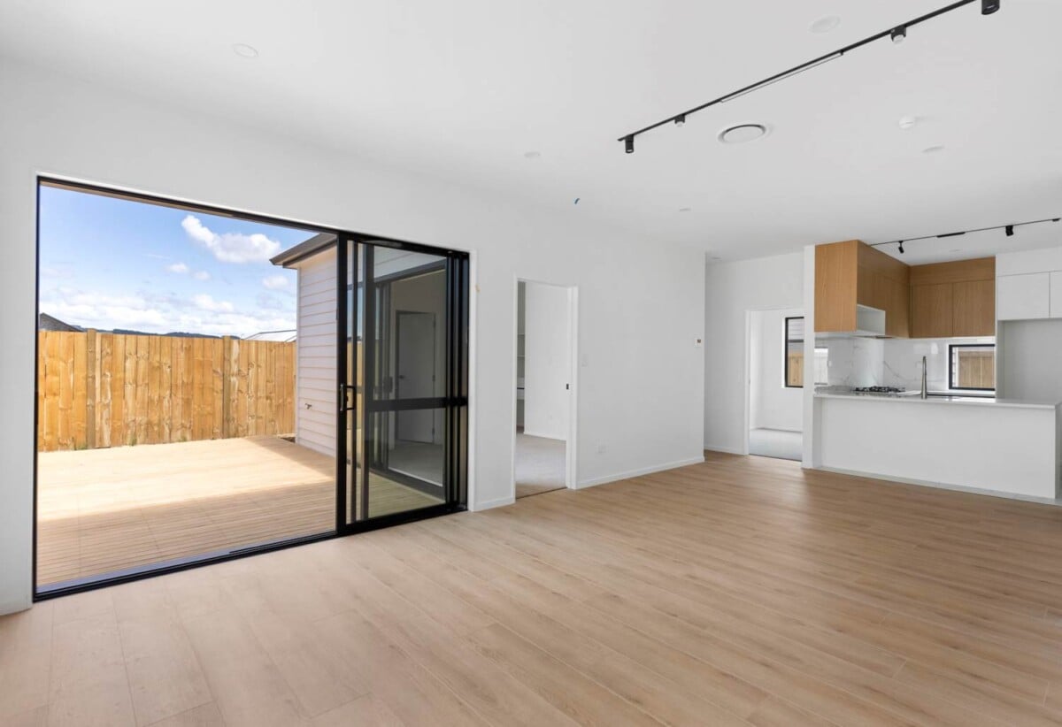2 Legal Kitchens, Brandnew standalone 4 beds 3 baths house with double garage and 1 bed granny, close to Opaheke School and a nearby reserve, Costco Wholesale Drury and the upcoming Drury train station are currently underway, 14 Pupu Crescent, Opaheke, Auckland