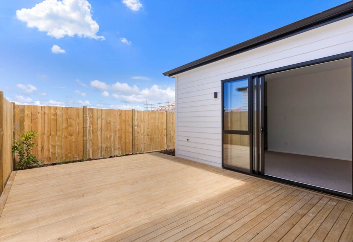 2 Legal Kitchens, Brandnew standalone 4 beds 3 baths house with double garage and 1 bed granny, close to Opaheke School and a nearby reserve, Costco Wholesale Drury and the upcoming Drury train station are currently underway, 14 Pupu Crescent, Opaheke, Auckland