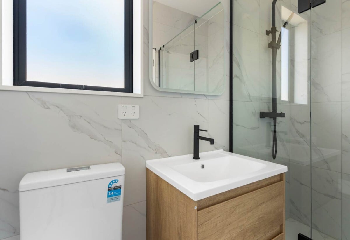 2 Legal Kitchens, Brandnew standalone 4 beds 3 baths house with double garage and 1 bed granny, close to Opaheke School and a nearby reserve, Costco Wholesale Drury and the upcoming Drury train station are currently underway, 14 Pupu Crescent, Opaheke, Auckland