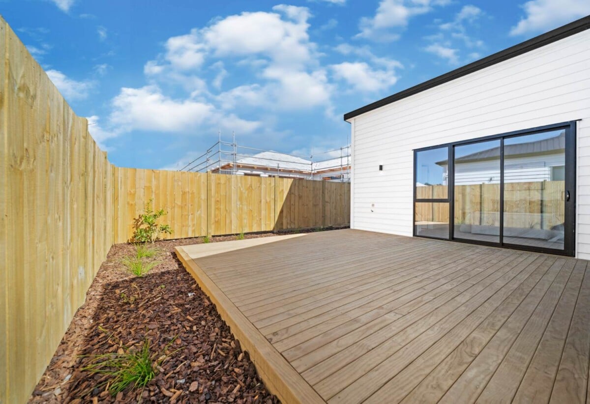 2 Legal Kitchens, Brandnew standalone 4 beds 3 baths house with double garage and 1 bed granny, close to Opaheke School and a nearby reserve, Costco Wholesale Drury and the upcoming Drury train station are currently underway, 16 Pupu Crescent, Opaheke, Auckland