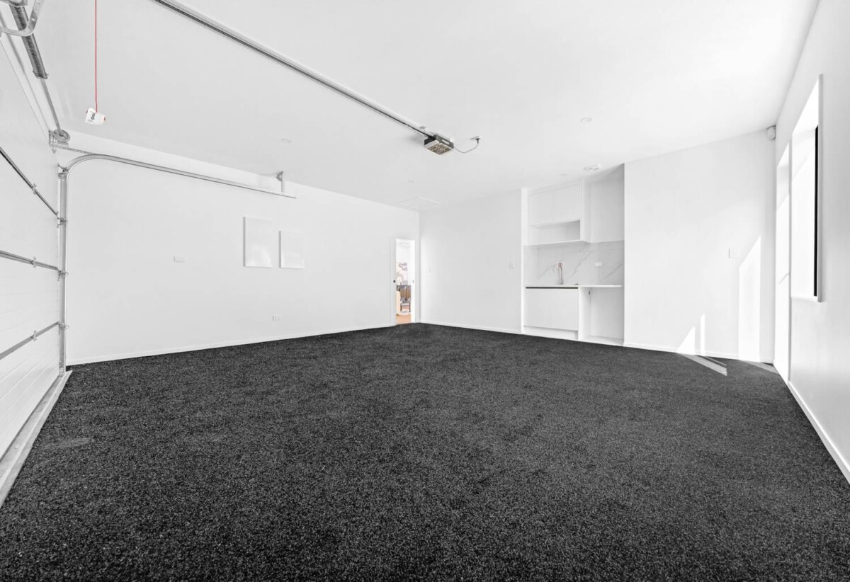 2 Legal Kitchens, Brandnew standalone 4 beds 3 baths house with double garage and 1 bed granny, close to Opaheke School and a nearby reserve, Costco Wholesale Drury and the upcoming Drury train station are currently underway, 16 Pupu Crescent, Opaheke, Auckland