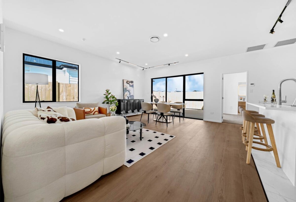 2 Legal Kitchens, Brandnew standalone 4 beds 3 baths house with double garage and 1 bed granny, close to Opaheke School and a nearby reserve, Costco Wholesale Drury and the upcoming Drury train station are currently underway, 16 Pupu Crescent, Opaheke, Auckland