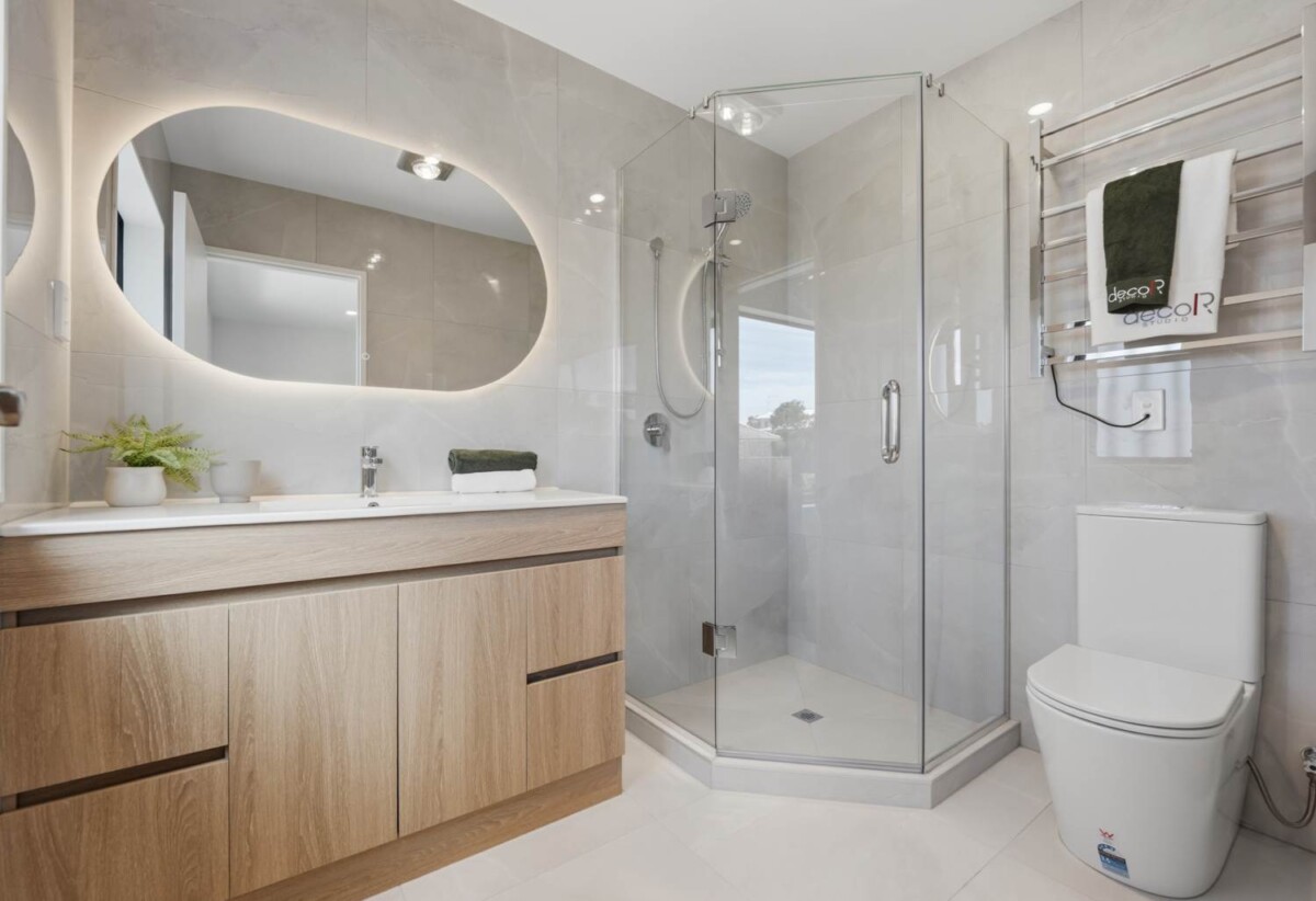 Brandnew standalone 4 beds 3.5 baths home with double tandem garage, walks to walk to Howick New World supermarket, schools, close to shopping centre, Lots 1-4/51 Andrew Road, Howick, Auckland