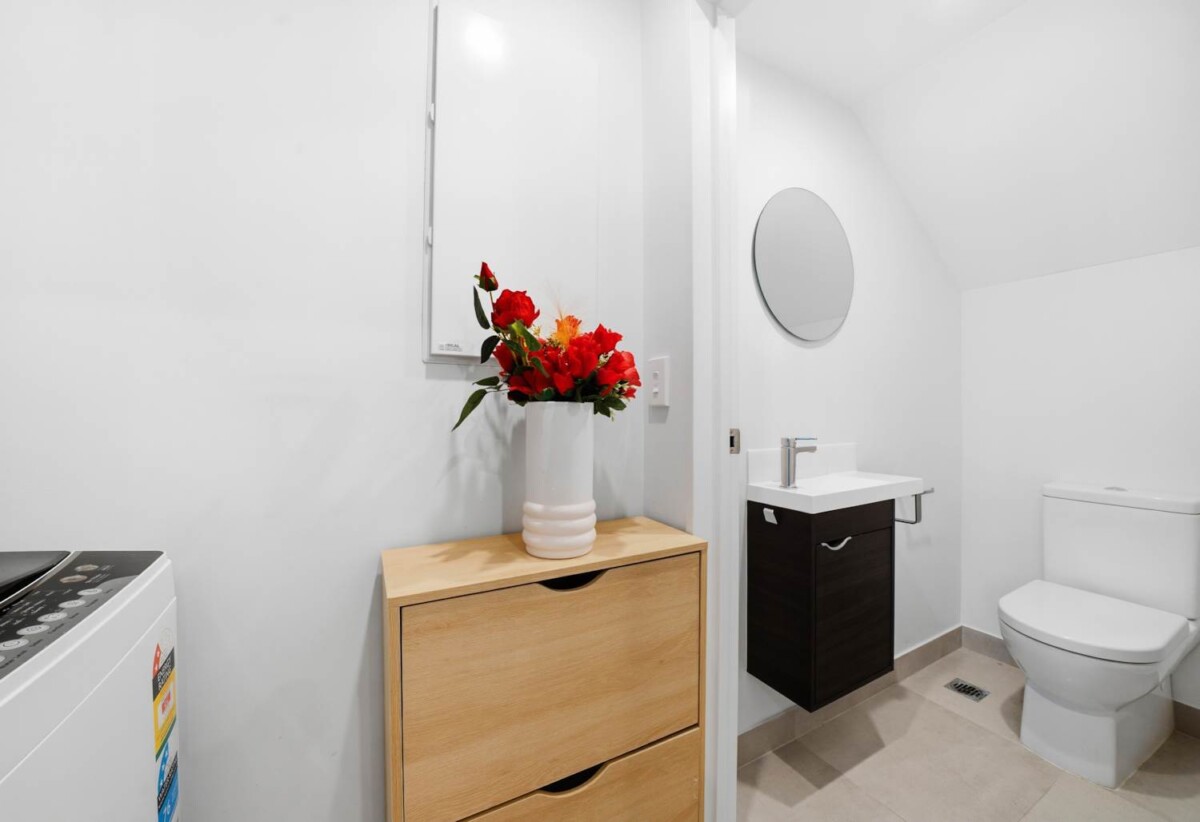 Built by Fletcher Building, Brick and tile 2 beds 1.5 baths home with 2 car parks, zoned for Conifer Grove School and within walking distance to Countdown Conifer Grove, local cafés, scenic coastal walkways, parks, and playgrounds. Motorway access is only minutes away, 50 Adlam Lane, Conifer Grove, Auckland