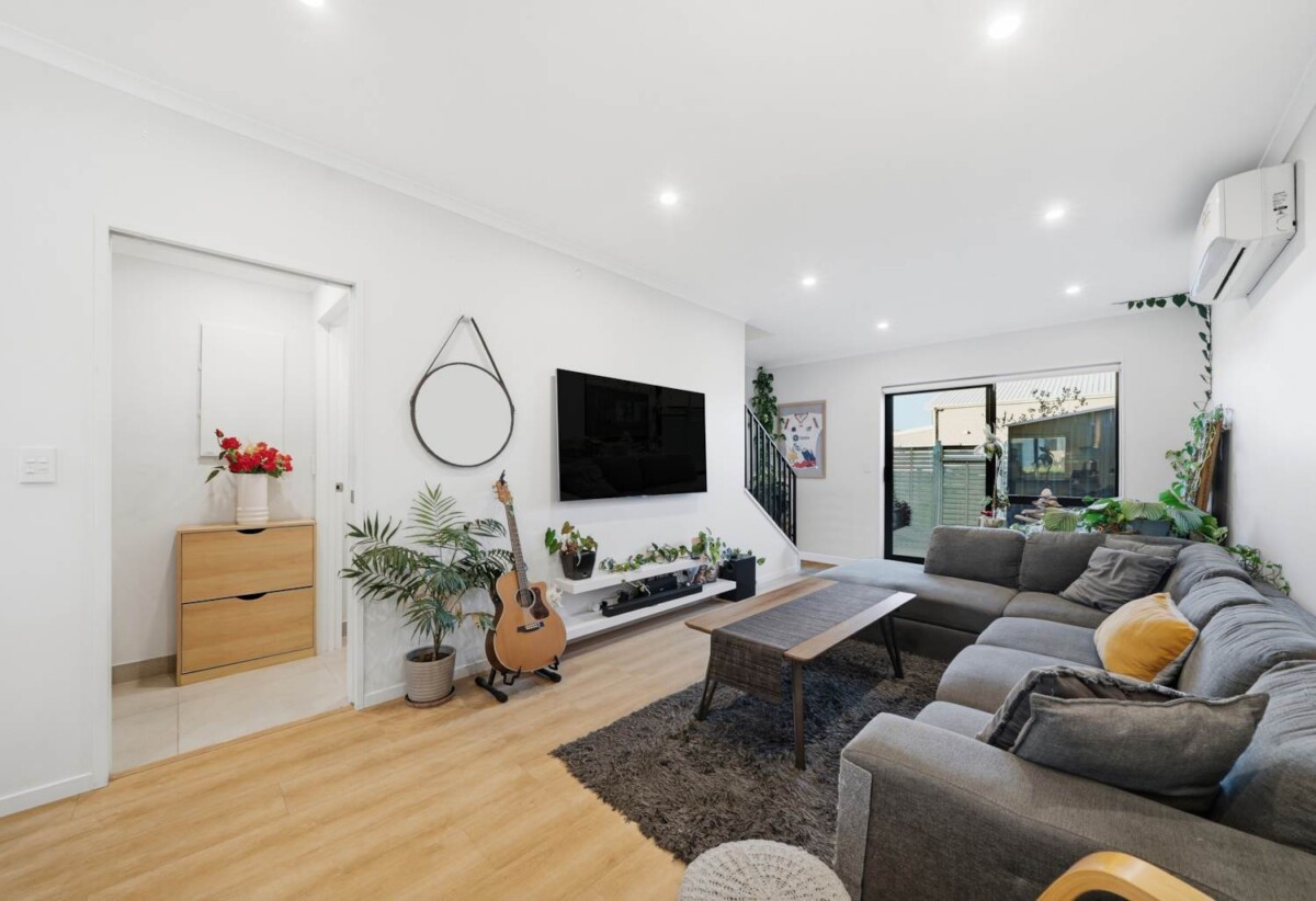 Built by Fletcher Building, Brick and tile 2 beds 1.5 baths home with 2 car parks, zoned for Conifer Grove School and within walking distance to Countdown Conifer Grove, local cafés, scenic coastal walkways, parks, and playgrounds. Motorway access is only minutes away, 50 Adlam Lane, Conifer Grove, Auckland