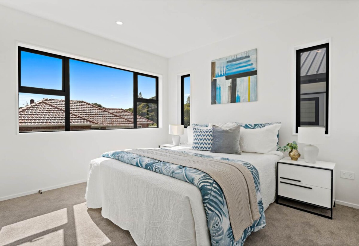 3 beds 2 baths home with garage, close to schools, Point Chevalier Beach, cafés, shops, parks, motorway access, 53C Alberta Street, Pt Chevalier, Auckland