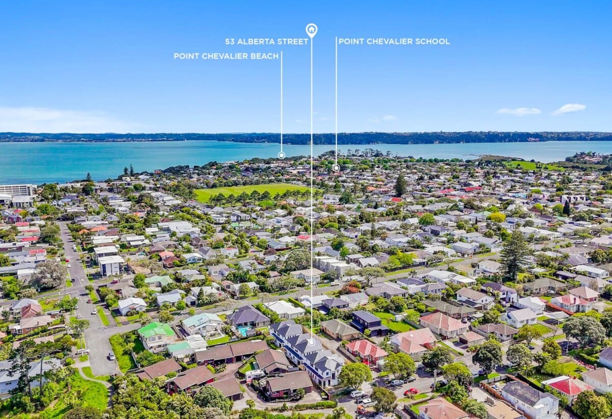 3 beds 2 baths home with garage, close to schools, Point Chevalier Beach, cafés, shops, parks, motorway access, 53B Alberta Street, Pt Chevalier, Auckland