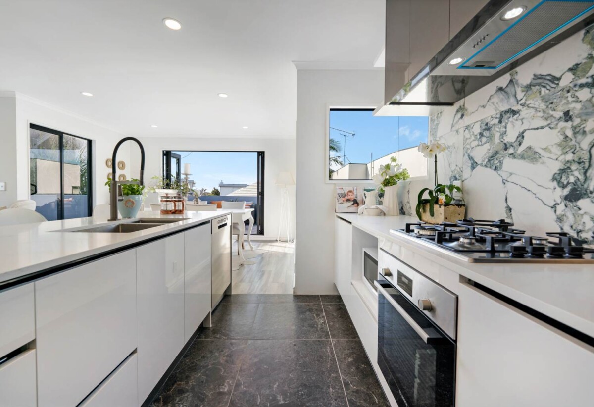 222m2 5 beds 2.5 baths house with double garage on 295m2 section, Eastridge Shopping Centre, local cafés, parks and schools all nearby, close to schools, beaches, 30C Kurahaupo Street, Orakei, Auckland