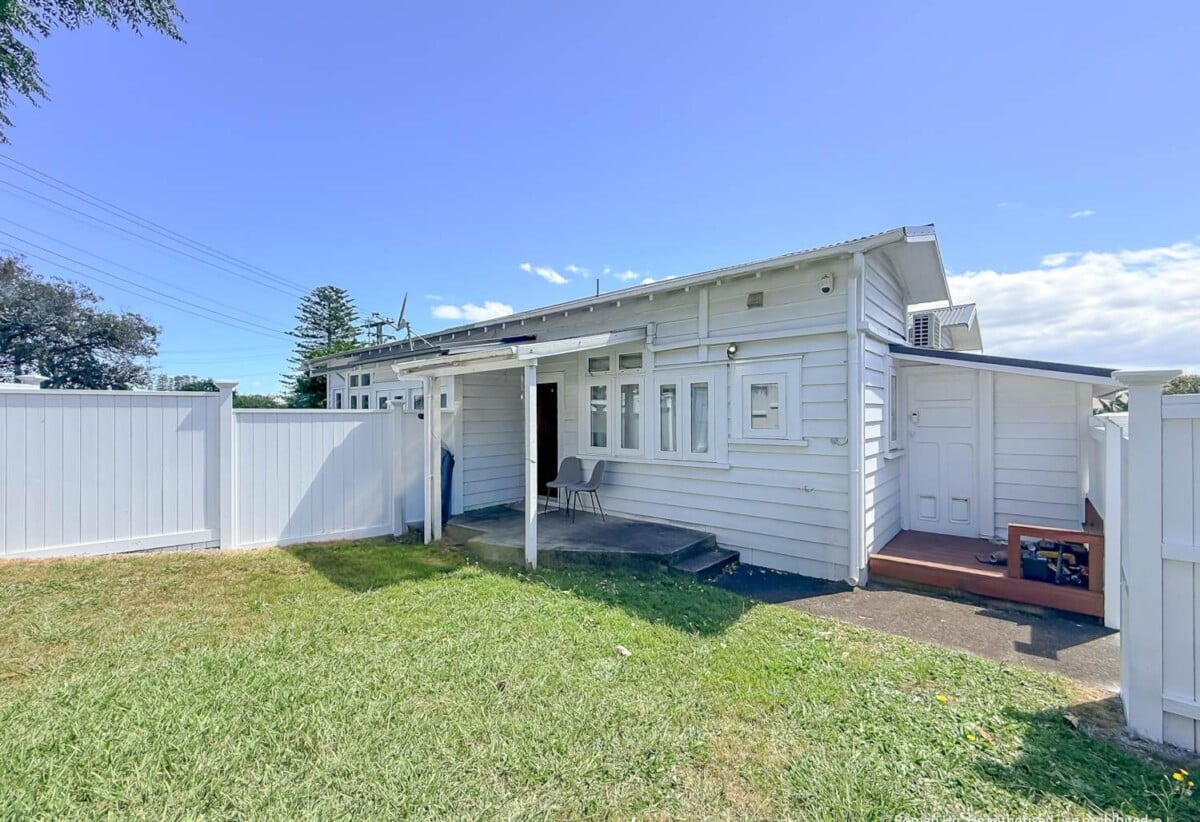 3 legal, self-contained 1-bedroom units on 1 title, 701m² (MOL) freehold corner site + 2 vehicle entrances/way, Current combined rent approx. $86K/year , Previously had a 5-unit Resource Consent (now lapsed), Zoned for Mt Albert Grammar School, Walk to New World; minutes to Westfield St Lukes, motorway access, 7 Jesmond Terrace, St Lukes, Auckland