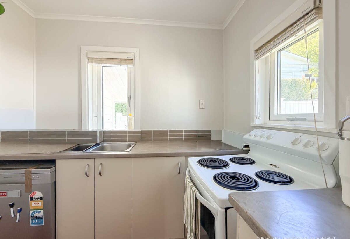 3 legal, self-contained 1-bedroom units on 1 title, 701m² (MOL) freehold corner site + 2 vehicle entrances/way, Current combined rent approx. $86K/year , Previously had a 5-unit Resource Consent (now lapsed), Zoned for Mt Albert Grammar School, Walk to New World; minutes to Westfield St Lukes, motorway access, 7 Jesmond Terrace, St Lukes, Auckland