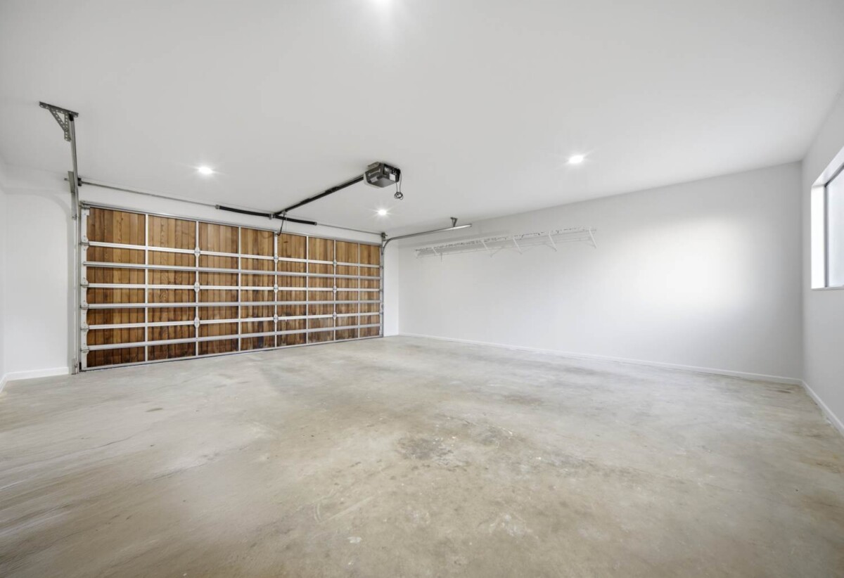 Rangitoto College zone, 4 beds 2.5 baths house with double garage on 665m2 section, close to schools, beach, shops, supermarket, parks and coastal walkways, 1 km to Browns Bay School, Murrays Bay Intermediate, Rangitoto College, Murrays Bay School, 18 Bushglen Court, Browns Bay, Auckland