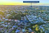 Rangitoto College zone, 4 beds 2.5 baths house with double garage on 665m2 section, close to schools, beach, shops, supermarket, parks and coastal walkways, 1 km to Browns Bay School, Murrays Bay Intermediate, Rangitoto College, Murrays Bay School, 18 Bushglen Court, Browns Bay, Auckland