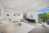 Rangitoto College zone, 4 beds 2.5 baths house with double garage on 665m2 section, close to schools, beach, shops, supermarket, parks and coastal walkways, 1 km to Browns Bay School, Murrays Bay Intermediate, Rangitoto College, Murrays Bay School, 18 Bushglen Court, Browns Bay, Auckland