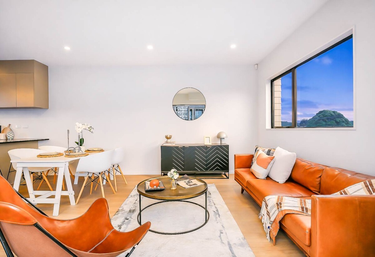 10-Year Master Builder Guarantee., $700Ks: 140m2 brandnew 3-Beds 2 baths + Garage & 65″ TV, move-in ready, just 600m to Kelston Mall (Woolworths, McDonald’s) with schools, gyms, and motorway access moments away, Lot 5/4052 Great North Road, Glen Eden, Auckland