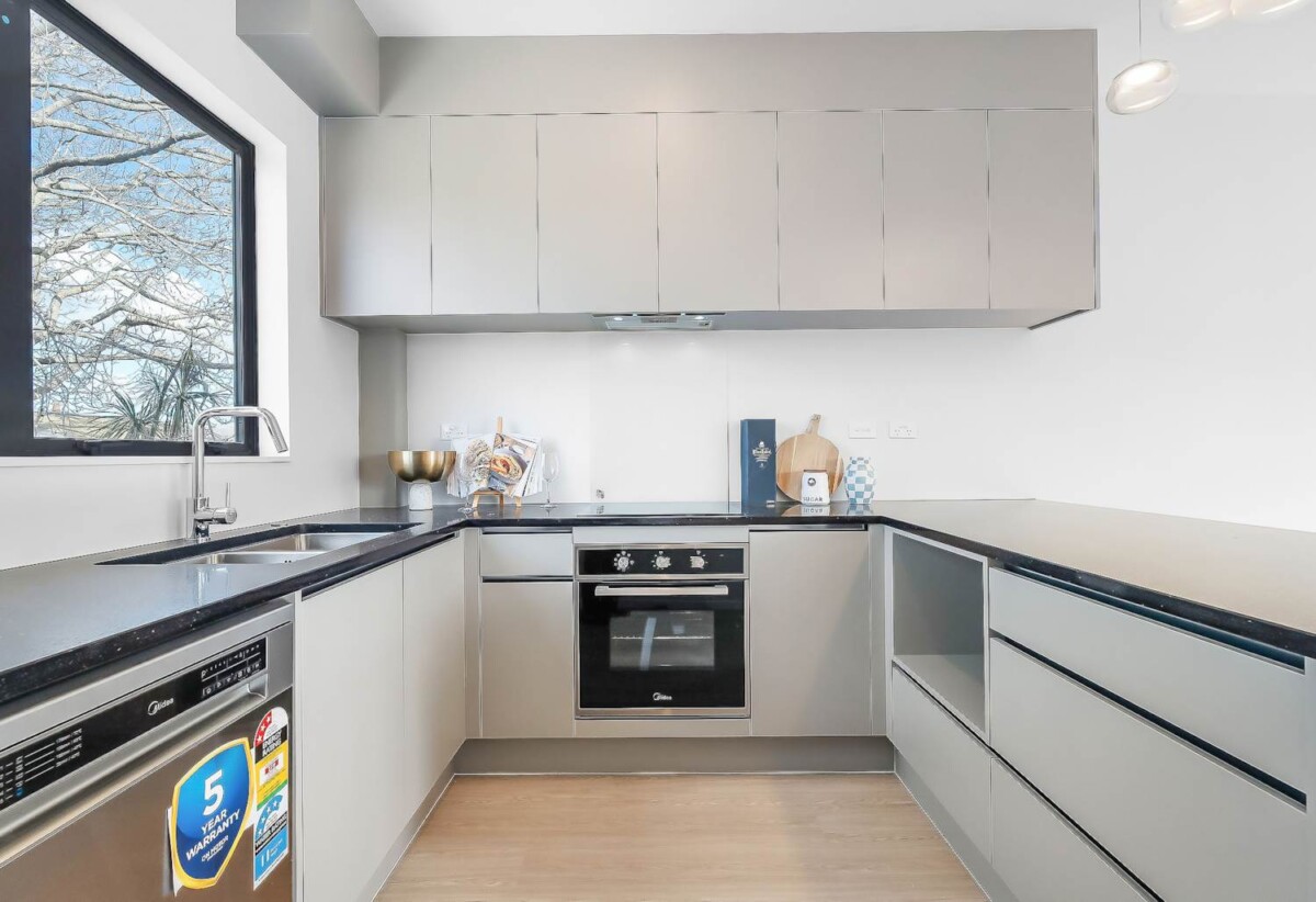 10-Year Master Builder Guarantee., $700Ks: 140m2 brandnew 3-Beds 2 baths + Garage & 65″ TV, move-in ready, just 600m to Kelston Mall (Woolworths, McDonald’s) with schools, gyms, and motorway access moments away, Lot 5/4052 Great North Road, Glen Eden, Auckland