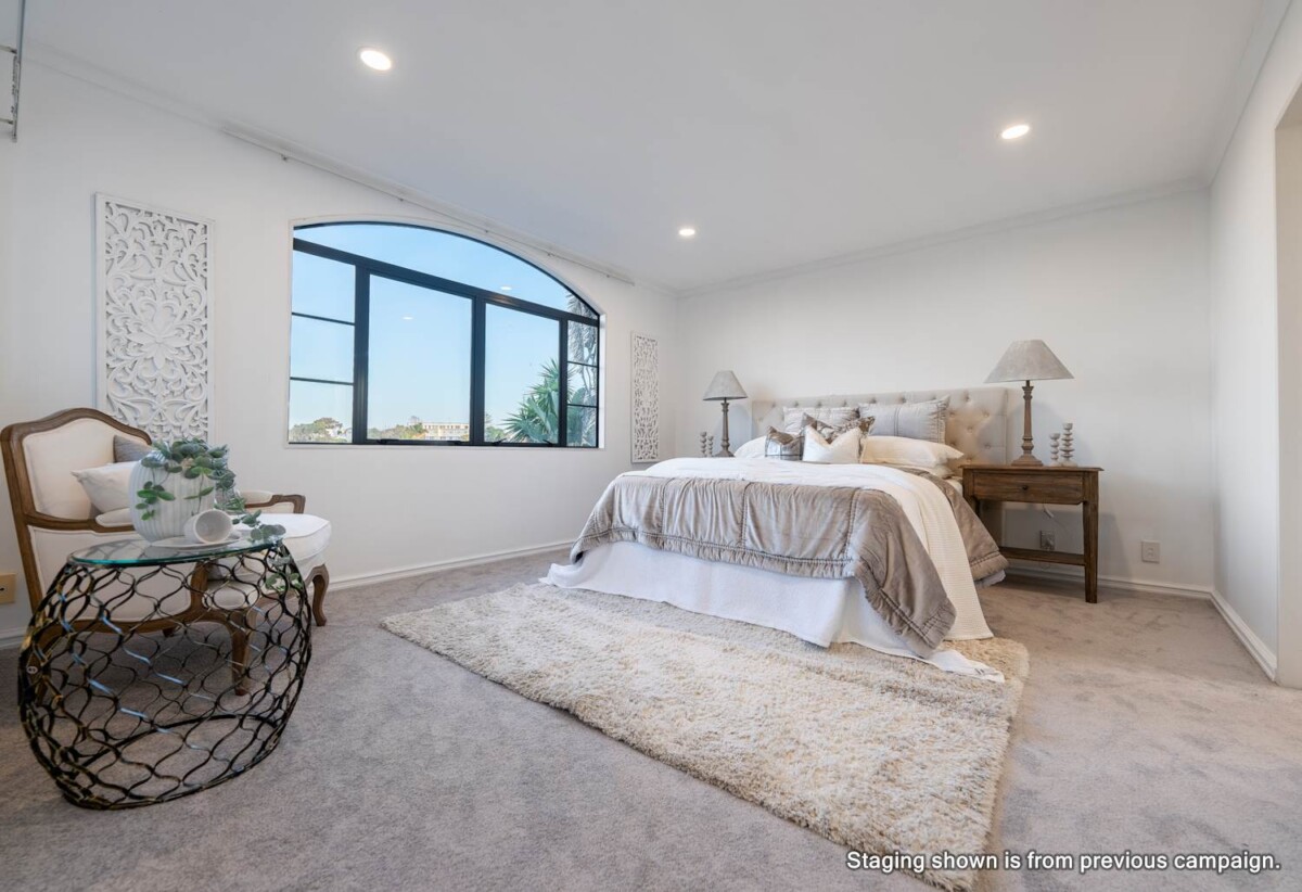 222m2 5 beds 2.5 baths house with double garage on 295m2 section, Eastridge Shopping Centre, local cafés, parks and schools all nearby, close to schools, beaches, 30C Kurahaupo Street, Orakei, Auckland