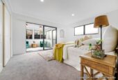 222m2 5 beds 2.5 baths house with double garage on 295m2 section, Eastridge Shopping Centre, local cafés, parks and schools all nearby, close to schools, beaches, 30C Kurahaupo Street, Orakei, Auckland