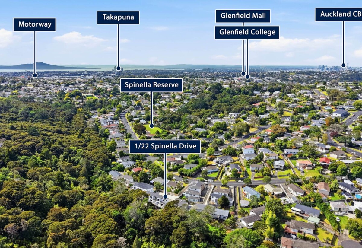 3 beds 2.5 baths home with car park, close to schools, Glenfield Shopping Centre, 0.3 km to Bayview School, 2.3 km to Glenfield Intermediate School, 1/22 Spinella Drive, Bayview, Auckland