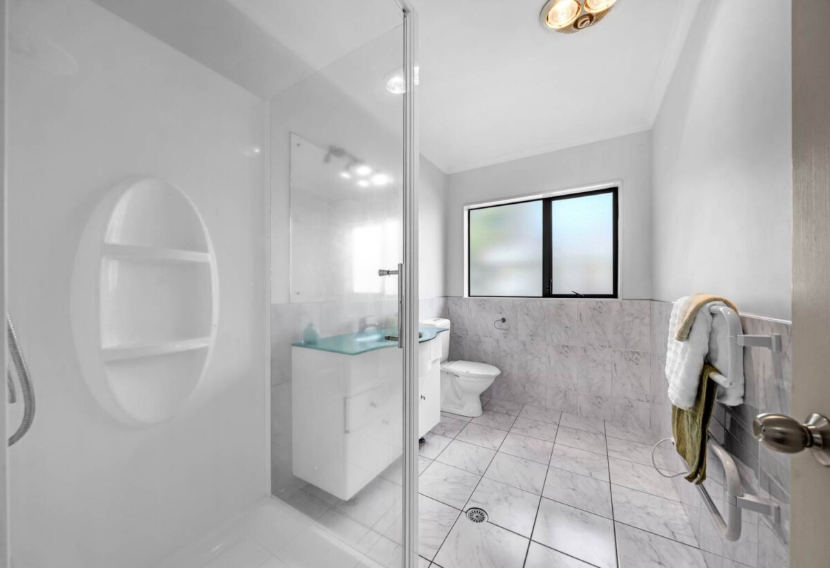 Botany Downs Secondary College zone, Brick and tile 5 beds 3 baths house with double garage on 480m2 section, walks to schools, Botany Downs shopping centre, 18 Matarangi Road, East Tamaki, Auckland