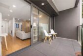 Double Grammar school zone, 52m2 Freehold 1 bed 1 flexi room (which can be used as a second bedroom) 1 bath apartment, Total floor size of approx. 60sqm including an 8sqm balcony, 0.9 km to Auckland Girls’ Grammar School, 1.7 km to Auckland Grammar, currently rented for $600/pw, 409/438 Queen Street, City Centre, Auckland