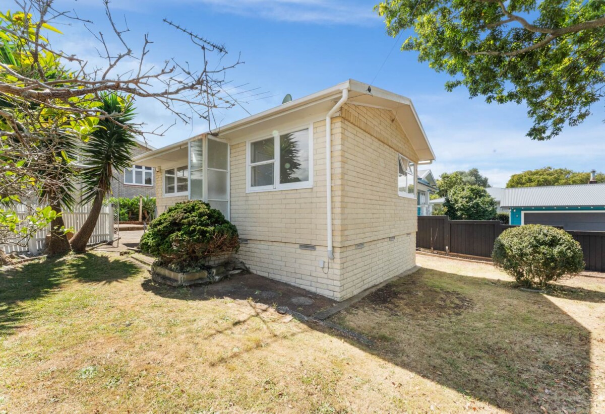 569sqm freehold corner section with two standalone houses on one title. 3-bedroom main residence (1/32) and a separate 2-bedroom dwelling (2/32), just a short stroll to Onehunga Mall, Dress Smart, Cornwall Park, Onehunga Bay Reserve and the train station, schools, 32 Hardington Street, Onehunga, Auckland