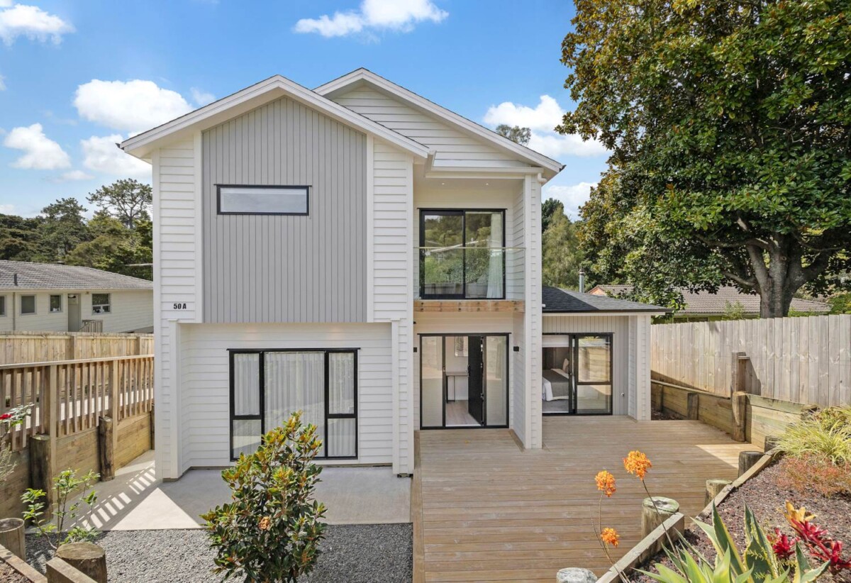 225m2 4 beds + study 3.5 baths house with double garage on 400m2 section, just around the corner from Verran Primary School, minutes to Birkenhead Village shops and Birkenhead Primary School, reserves, 50A Castleton Street, Birkdale, Auckland