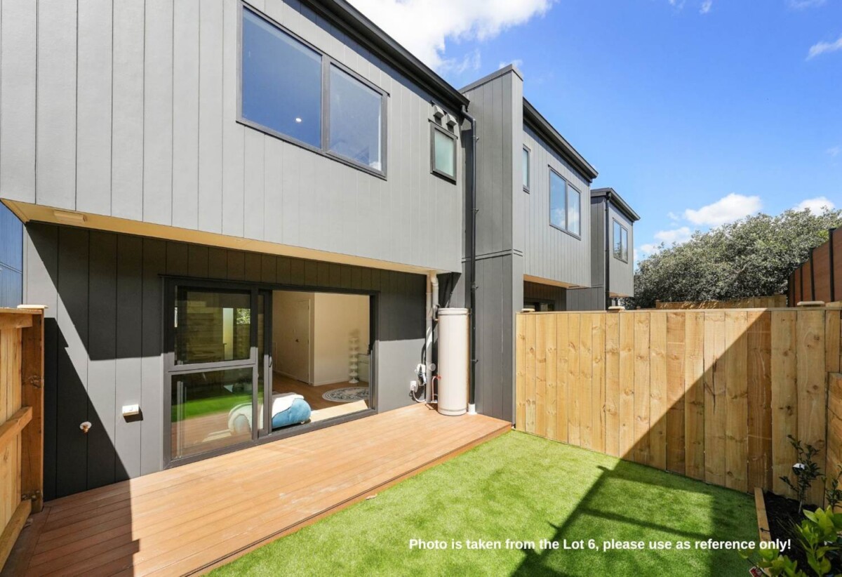 10-Year Master Build Guarantee plus 24-month maintenance warranty,. Brandnew freehold 3 beds 2.5 baths home with car park, close to schools parks, shopping centres, golf club, EV charging post installed for each parking space, Lot 5, 27 Grassways Avenue, Pakuranga, Auckland