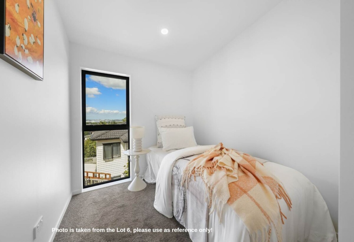 10-Year Master Build Guarantee plus 24-month maintenance warranty,. Brandnew freehold 3 beds 2.5 baths home with car park, close to schools parks, shopping centres, golf club, EV charging post installed for each parking space, Lot 5, 27 Grassways Avenue, Pakuranga, Auckland