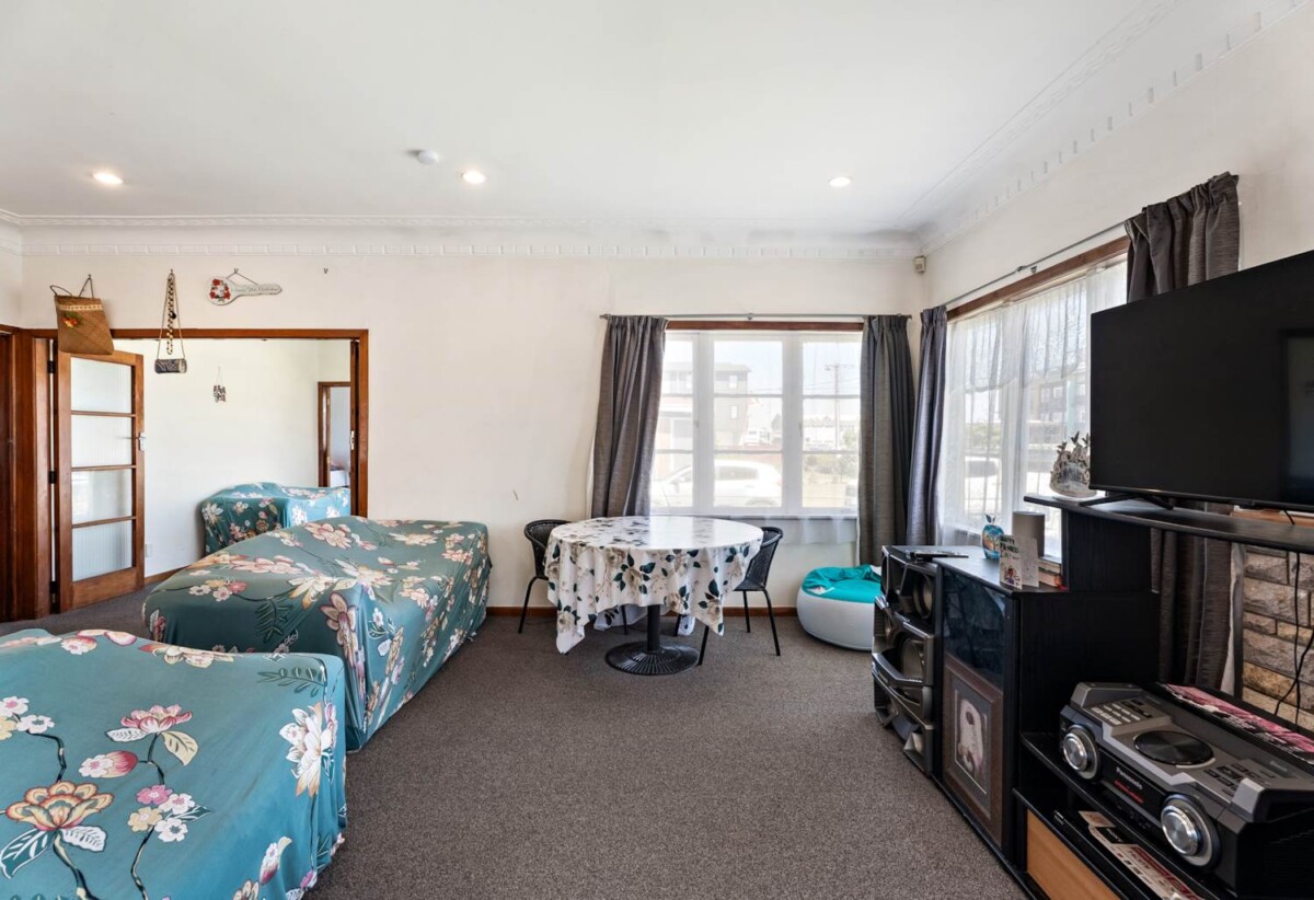 2 beds house on 966m2 section, with RC, subdivision, landscape design, vehicle tracking approved, close to schools, town centre, shops, supermarkets, motorway access, 14 Charles Street, Papatoetoe, Auckland