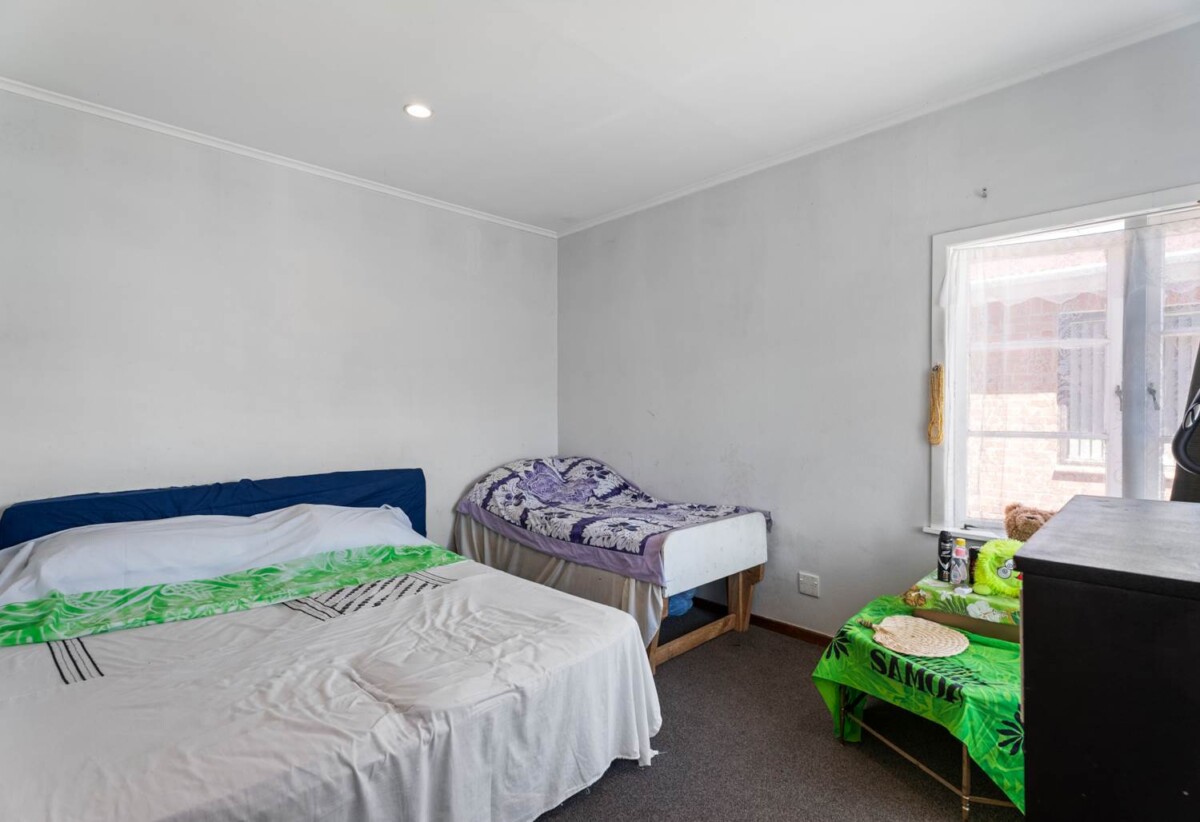2 beds house on 966m2 section, with RC, subdivision, landscape design, vehicle tracking approved, close to schools, town centre, shops, supermarkets, motorway access, 14 Charles Street, Papatoetoe, Auckland