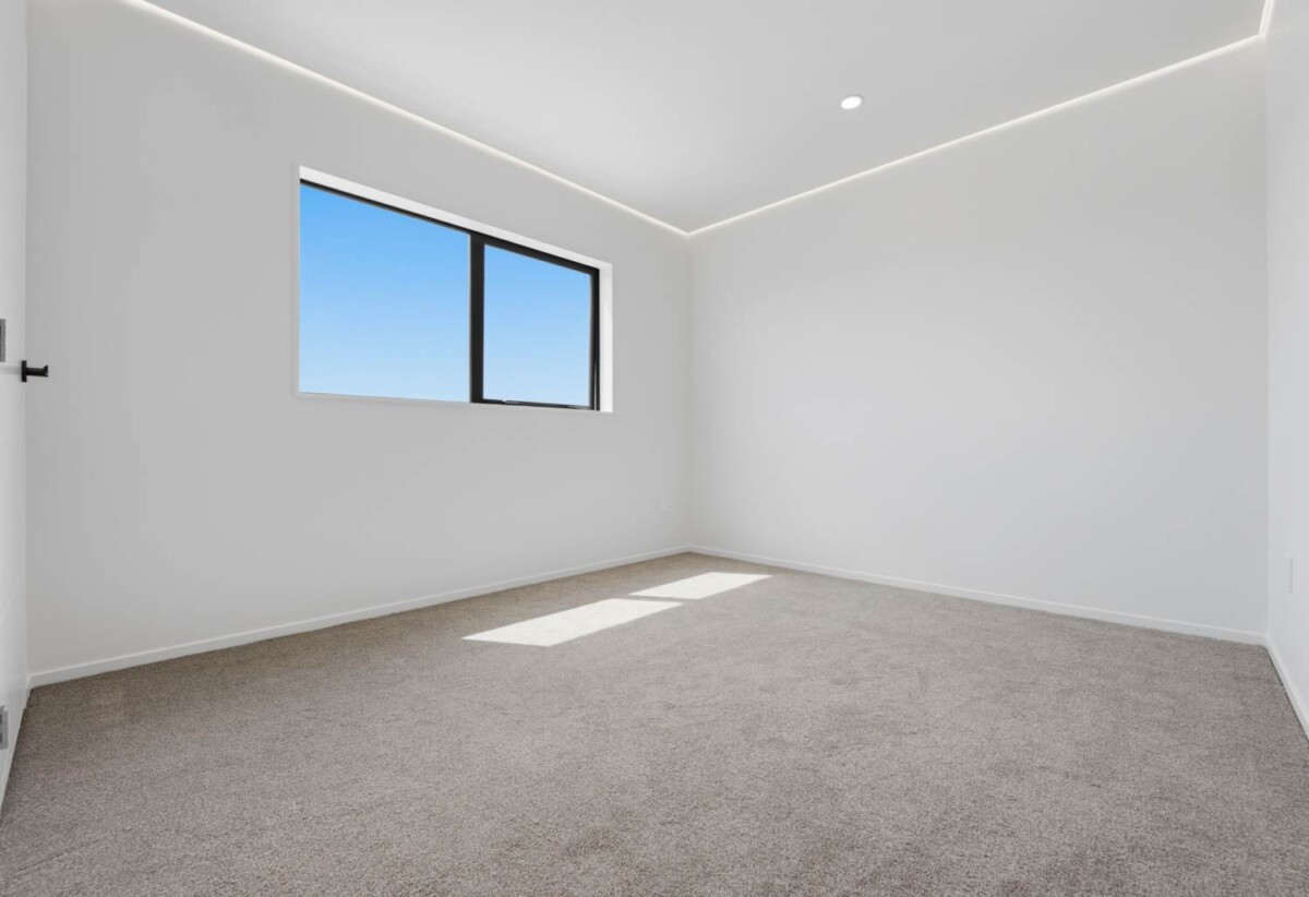 Brandnew Brick and weatherboard 4 beds 3 baths home with garage, Directly facing Opaheke Sports Park with open green outlook, close to schools, shops, motorway access, 0.9 km to Opaheke School, Unit 1/97 Otuwairoa Esplanade, Papakura, Auckland