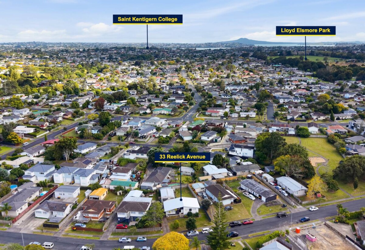 3 beds house on 615m2 section with RC, EPA for 3 standalone homes, each designed with 4 bedrooms, 2.5 bathrooms and an internal double garage, close to Lloyd Elsmore Park, shopping centre, golf club, schools, zoned for Pakuranga College, Farm Cove Intermediate and Sancta Maria College, 33 Reelick Avenue, Pakuranga Heights, Auckland