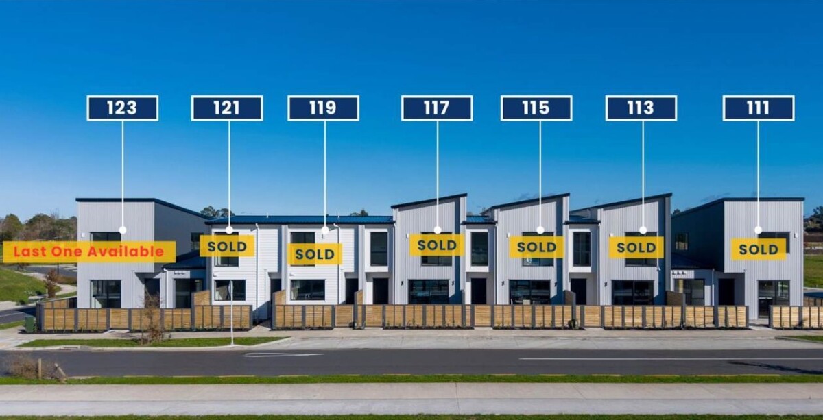 170m2 4 beds 2.5 baths home with 2 car parks, near schools and just moments away from Papakura town center, 123 Bellfield Road, Opaheke, Auckland
