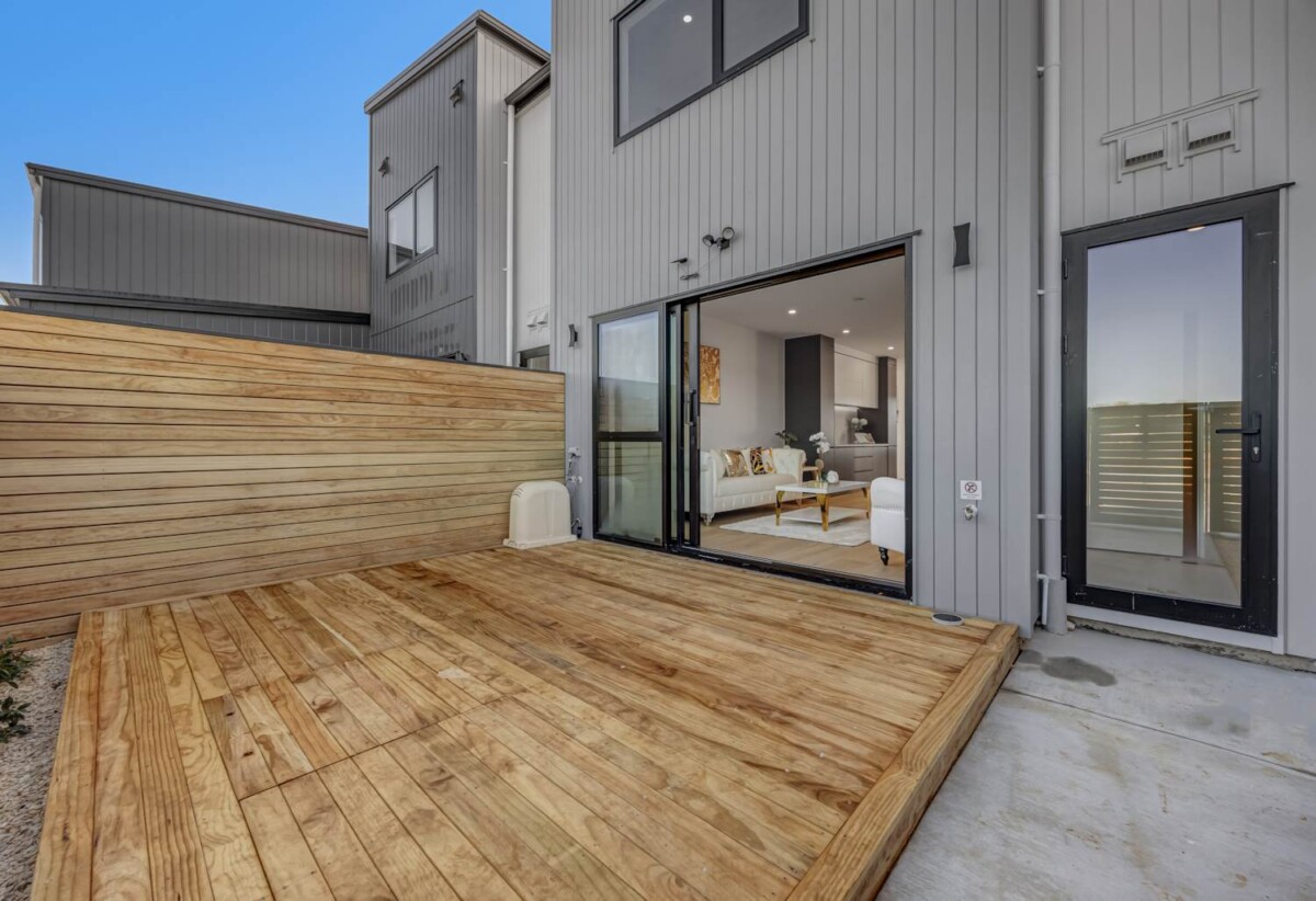 170m2 4 beds 2.5 baths home with 2 car parks, near schools and just moments away from Papakura town center, 123 Bellfield Road, Opaheke, Auckland